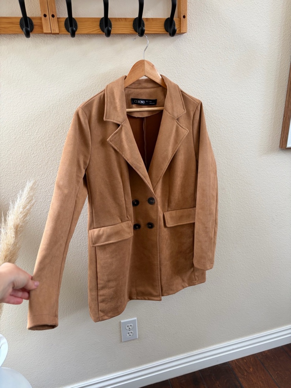Ci Sono Double-Breasted Suede-Look Blazer in Warm Tan - Picture 2 of 4